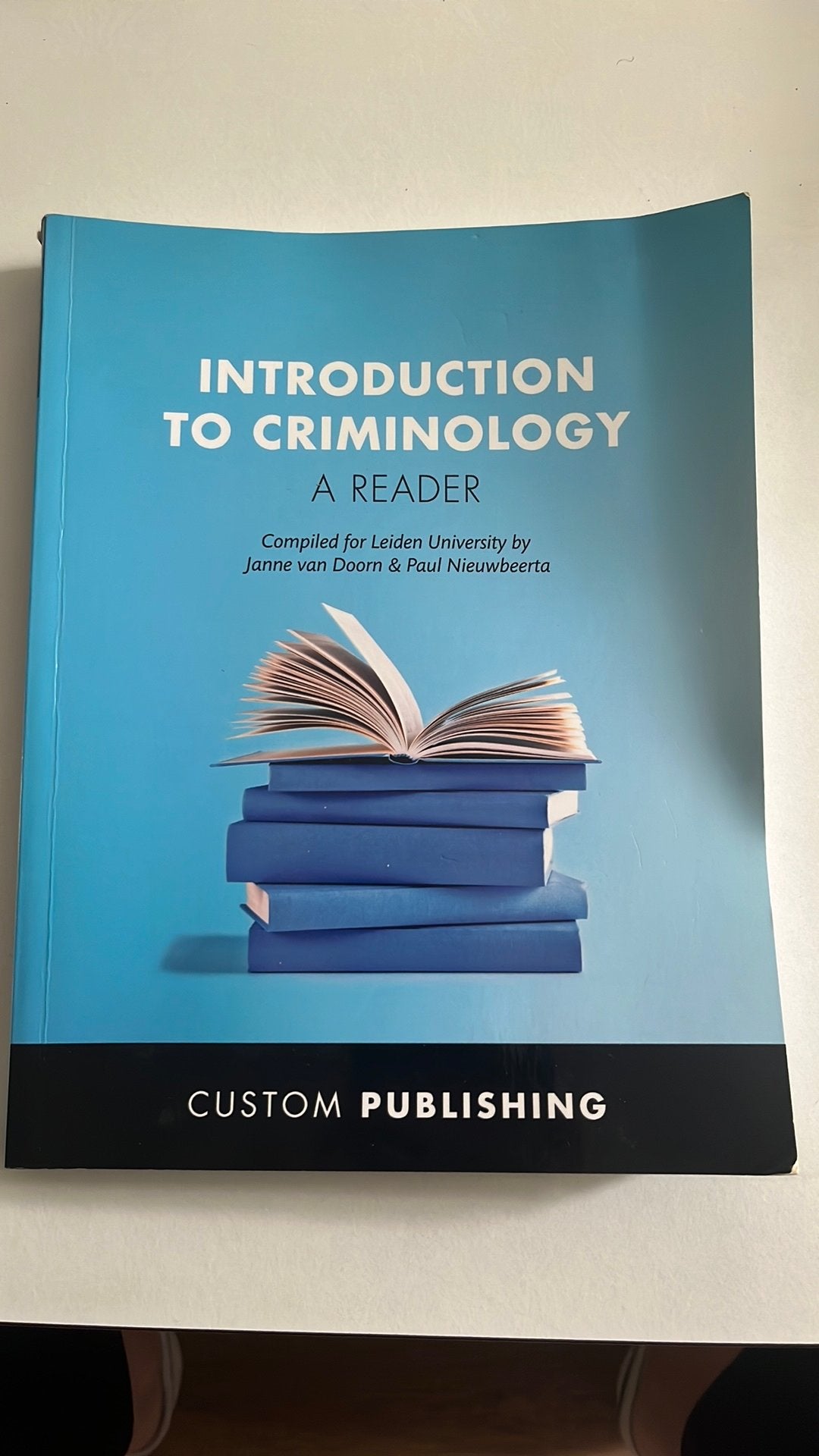 Introduction to criminology, Ophalen of Verzenden, Zo goed als nieuw, Overige niveaus
