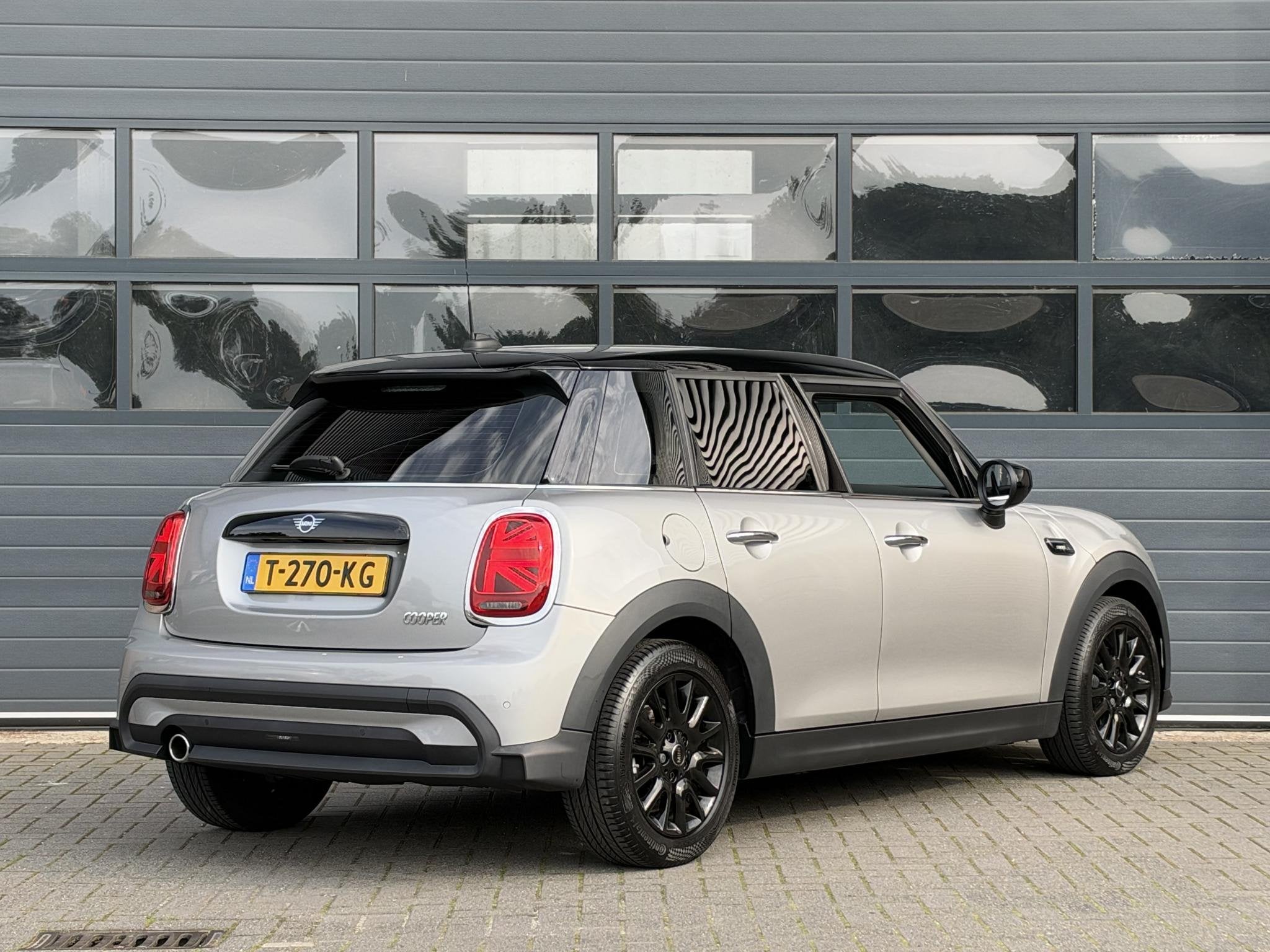 MINI COOPER 1.5 BUSINESS EDITION I AUTOMAAT I 5-DEURS I APPL, 136 pk, Gebruikt, Met garantie (alle), Leder en Stof