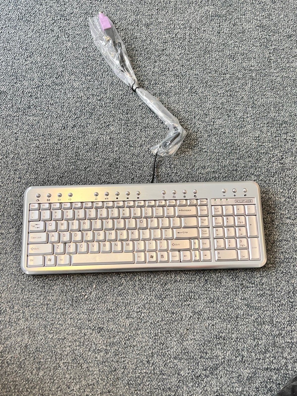 Retro keyboard zilver, Gebruikt, Ophalen of Verzenden, Qwerty, Numeriek gedeelte