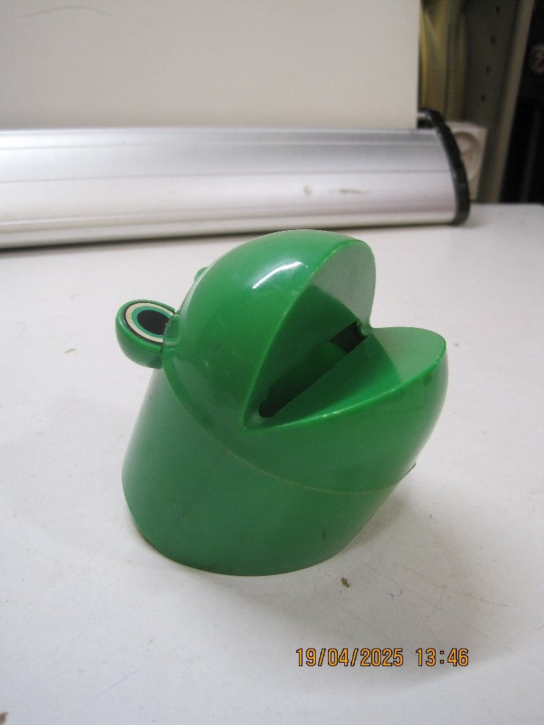 retro spaarpot groene kikker 9 cm hoog 7,5 cm dia (338), Verzamelen, Ophalen of Verzenden, Zo goed als nieuw, Kunststof, Dier