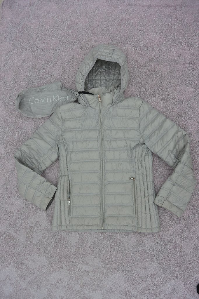 Calvin Klein tussen jas / winterjas L dons, zilver, Kleding | Dames, Maat 42/44 (L), Ophalen of Verzenden, Calvin Klein, Gedragen