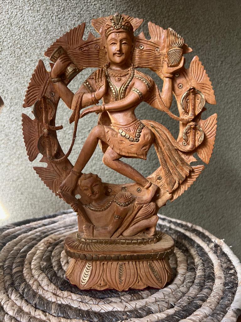 Shiva natraj houtsnijwerk beeld indonesie nataraja, Overige onderwerpen, Handgemaakt, Ophalen of Verzenden, 20 - 50 cm