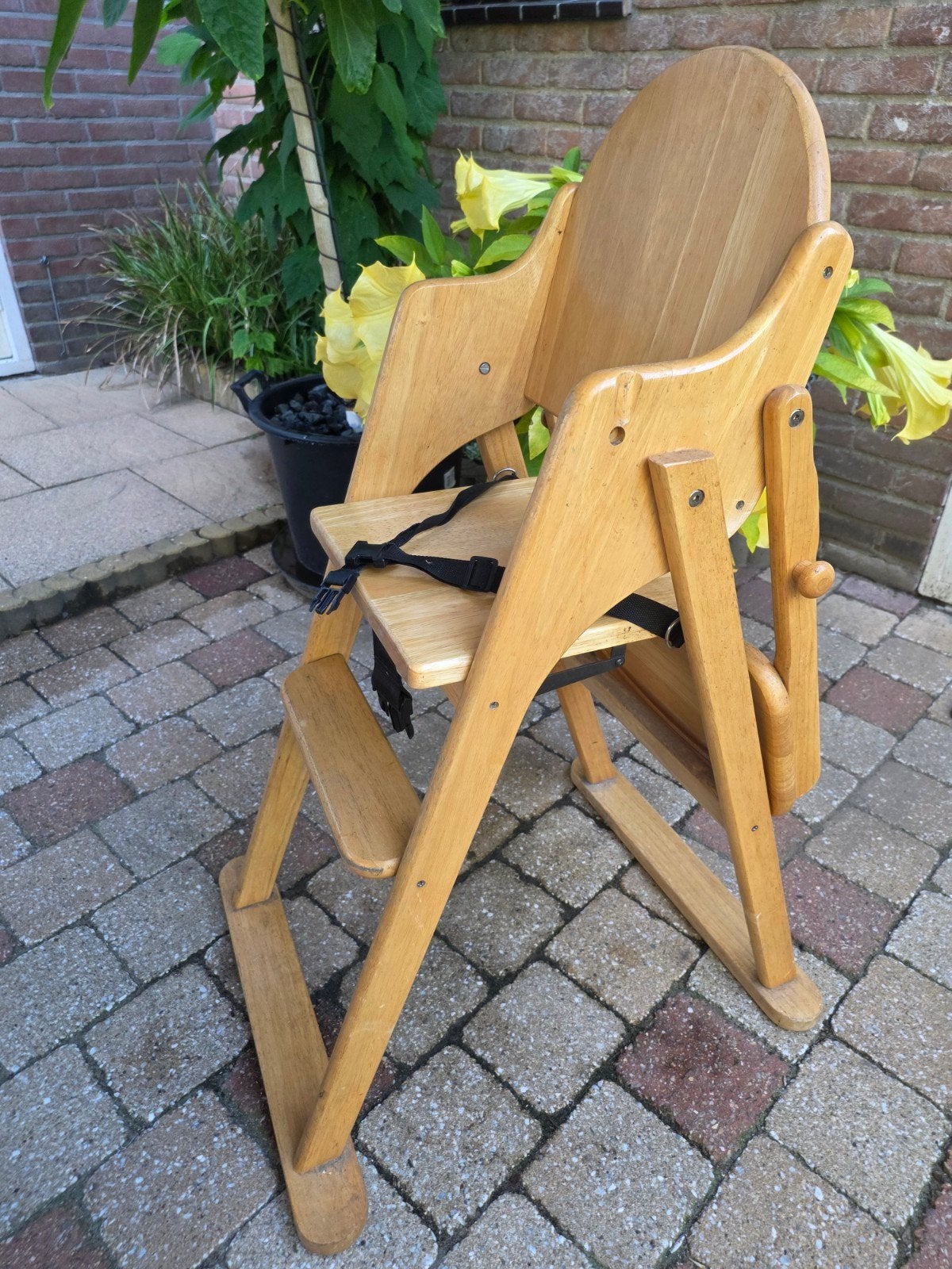 Stevige opklapbare kinderstoel van hout, Kinderen en Baby's, Ophalen, Gebruikt, Inklapstoel, Afneembaar eetblad