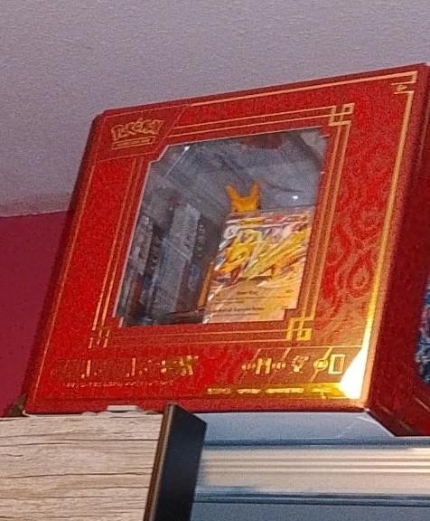 Pokémon Charizard Collection Box met kaarten en figure, Ophalen of Verzenden