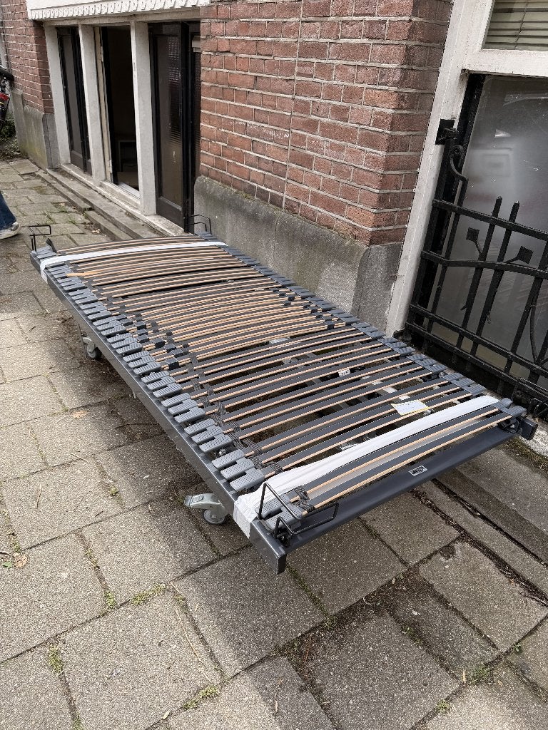 Hoog laag bed 2x elektrisch - MOET ZSM WEG, Diversen, Ophalen, Zo goed als nieuw
