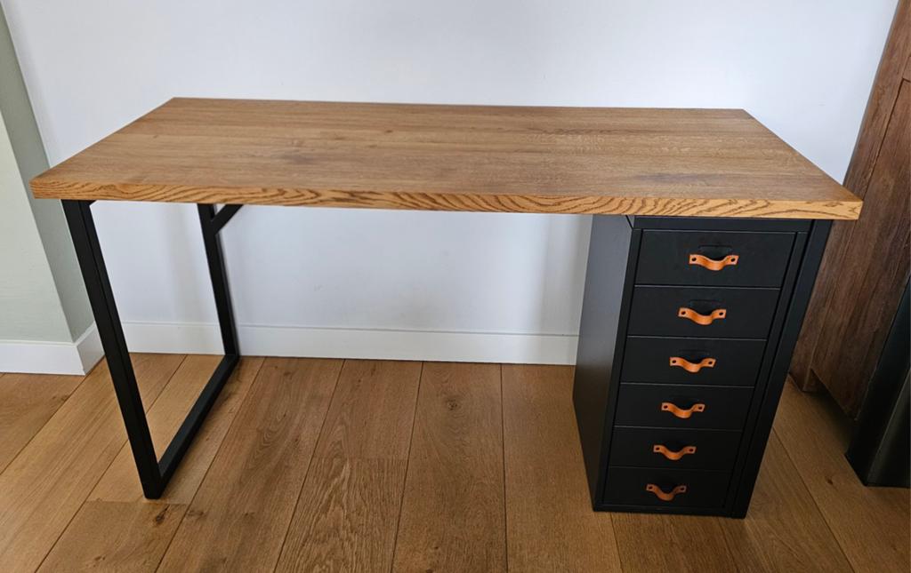 Industieel bureau met eikenblad en ladekastje, Huis en Inrichting, Bureaus, Ophalen, Demontabel, Zo goed als nieuw, Industrieel