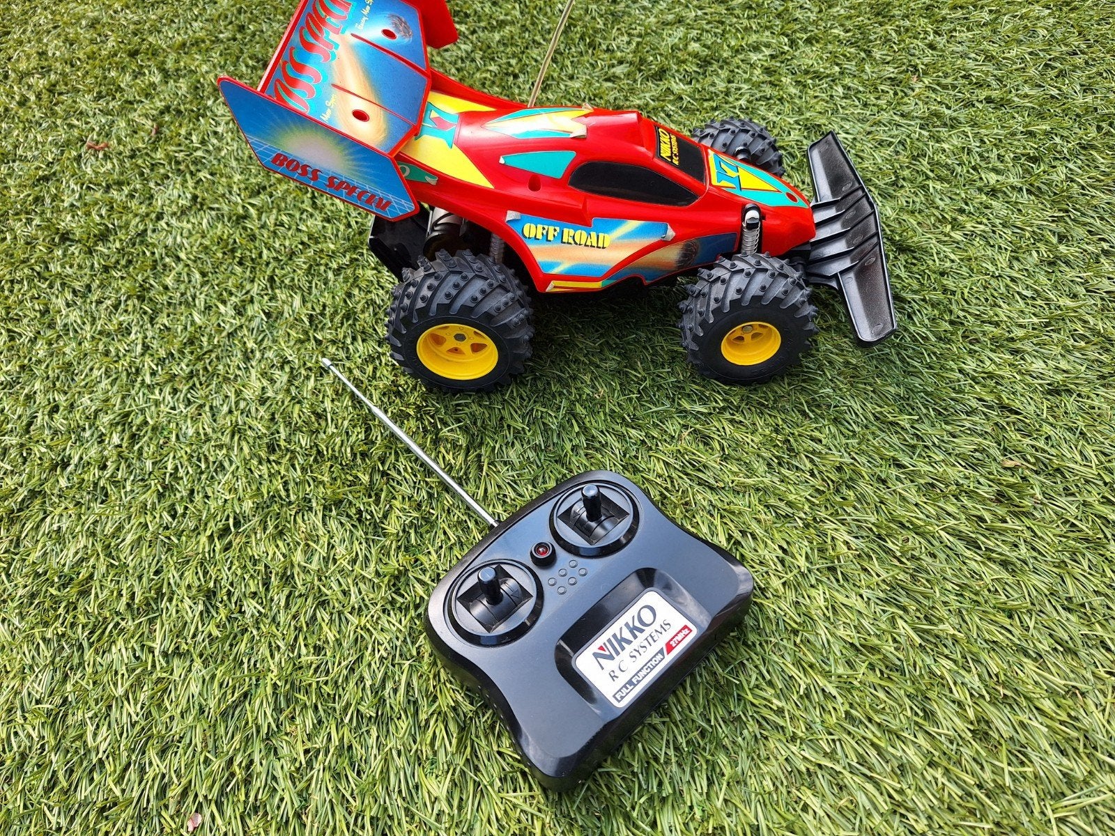 Nikko Boss Special RC auto met afstandsbediening, Hobby en Vrije tijd, Modelbouw | Radiografisch | Auto's, Ophalen of Verzenden