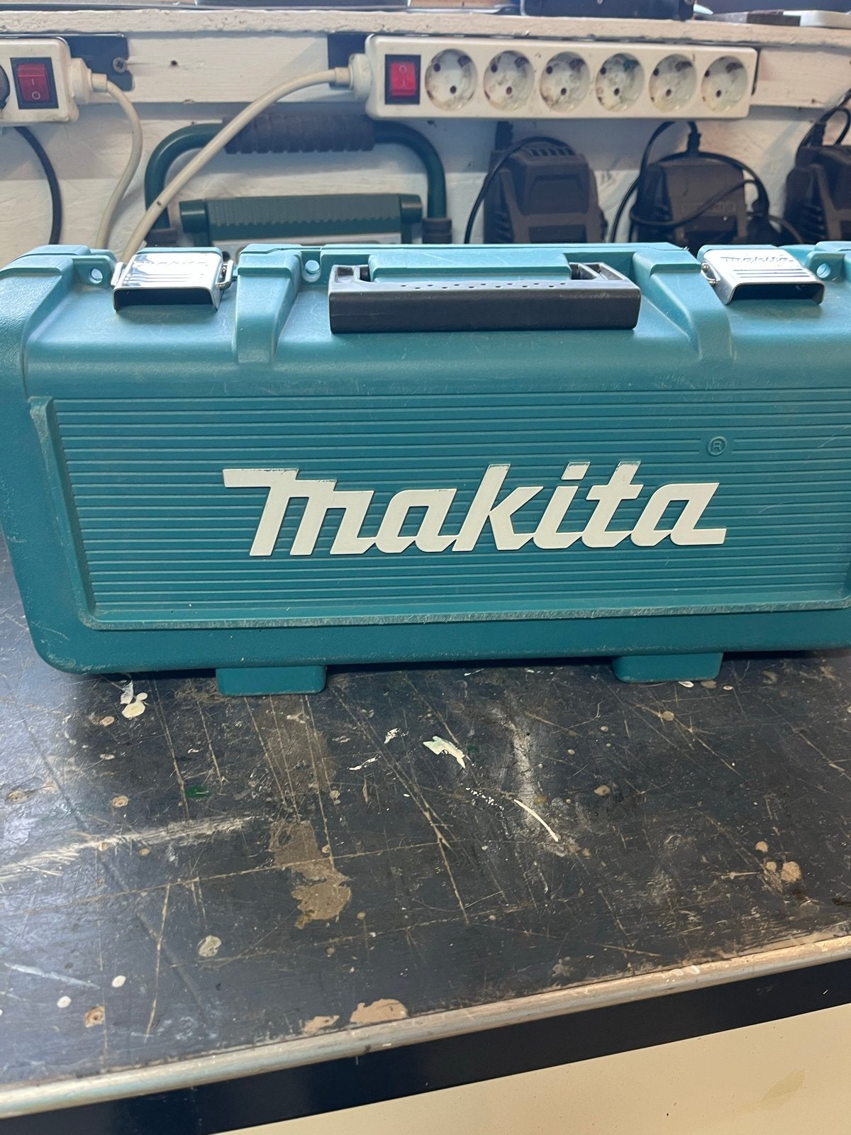 Makita Excentrische Schuurmachine in Koffer, Ophalen of Verzenden, Gebruikt, Minder dan 600 watt, Excentrische schuurmachine