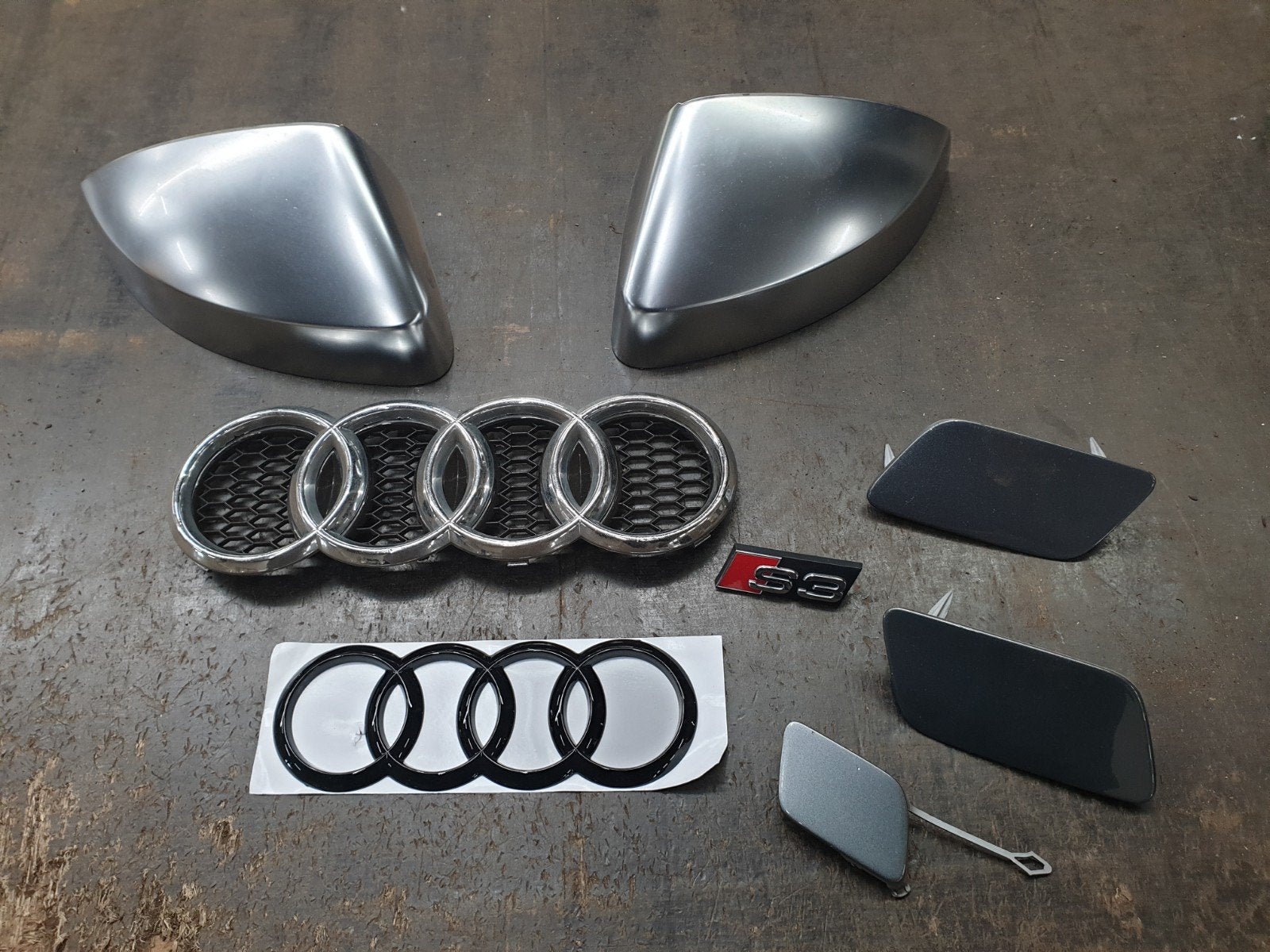 Audi S3 onderdelen: spiegelkappen, sleepoogkap, logo's, Ophalen of Verzenden, Gebruikt, Audi