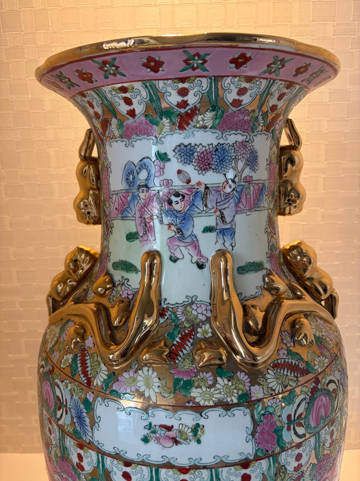 Grote Chinese Famille Rose Vaas met Qianlong Markering, Ophalen
