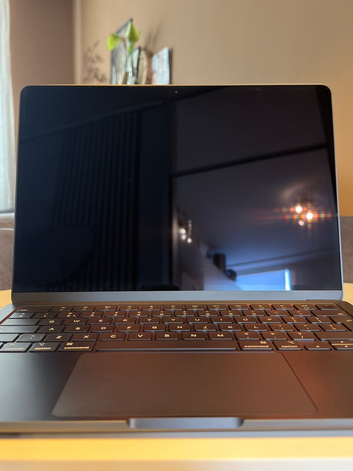 Foto 14 van MacBook Air 13” M5, 16GB, 512GB, Midnight 2026 + Accesoires