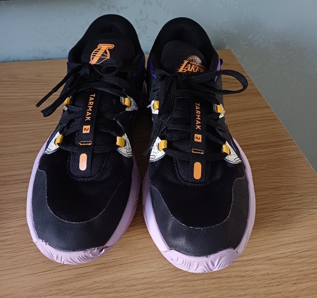 Basketbal schoenen, Tarmak, LA Lakers, maat 39, lila/paars, Kleding | Dames, Ophalen of Verzenden, Zo goed als nieuw, Overige kleuren