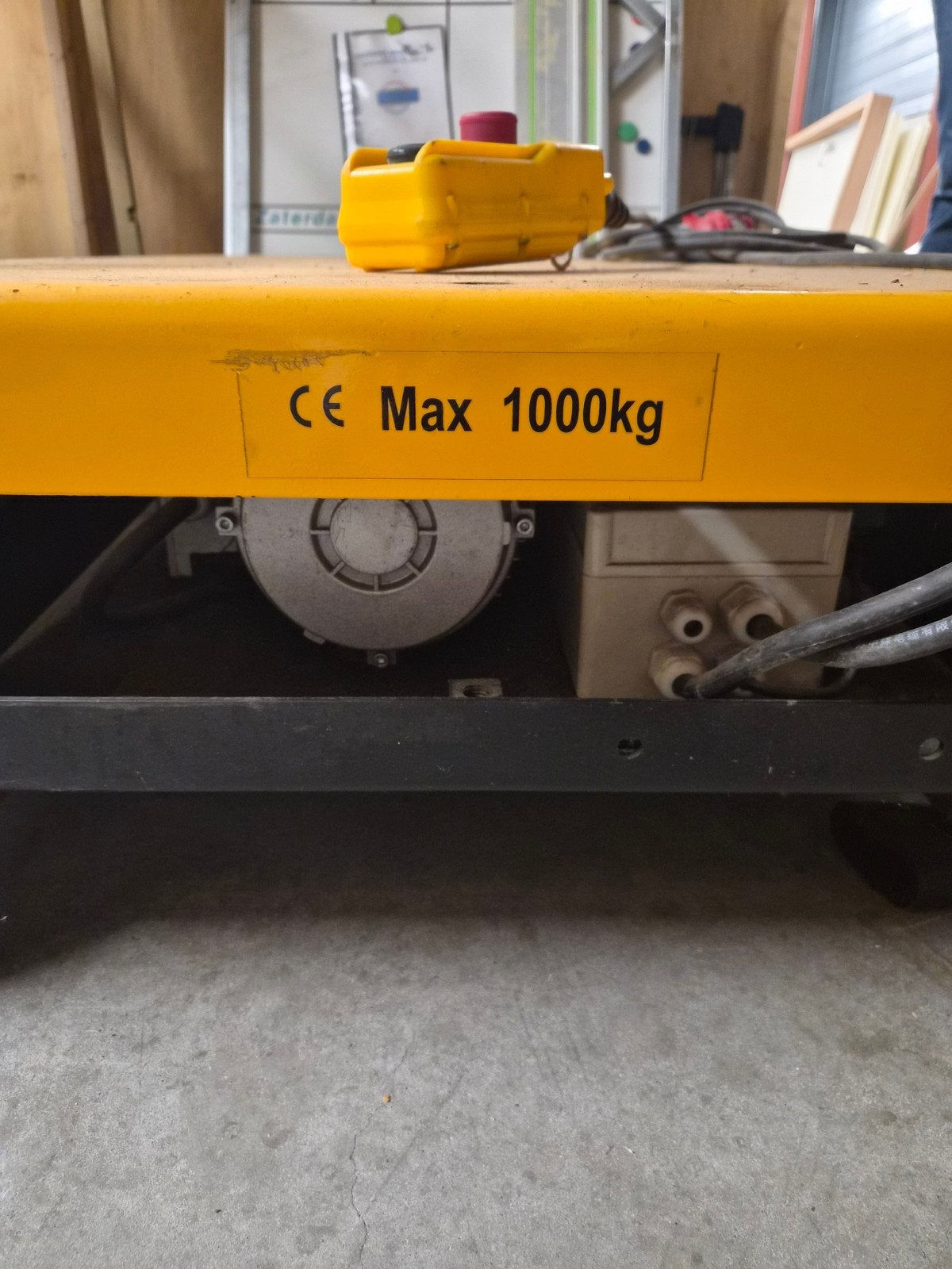 Intralift schaarlift - Max 1000kg, Ophalen