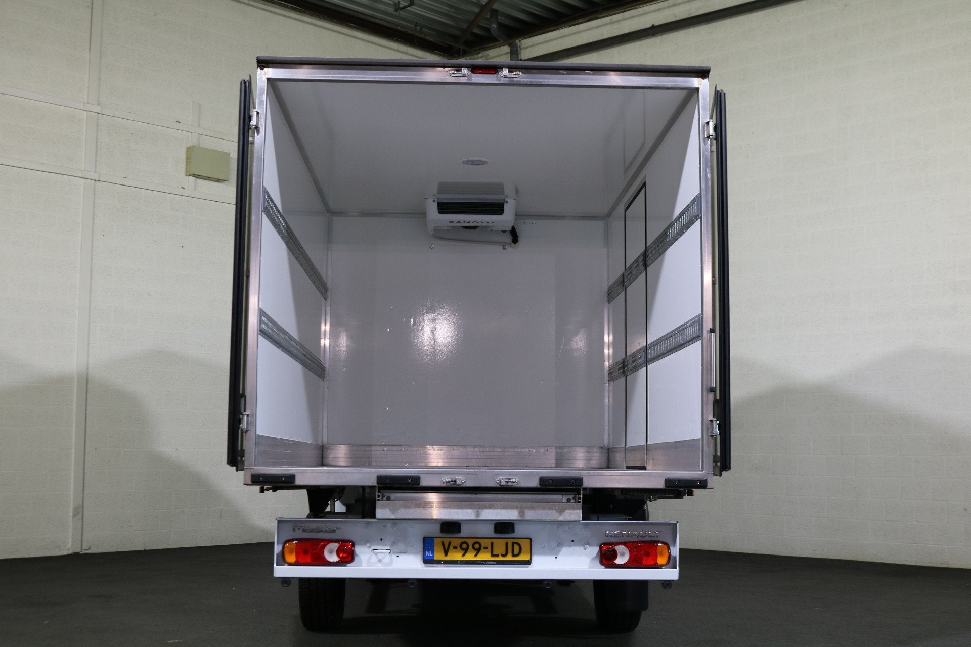 Renault Master 2.3 dCi Koelwagen Vrieswagen -20 Graden Dag e, Voorwielaandrijving, Stof, Gebruikt, 4 cilinders