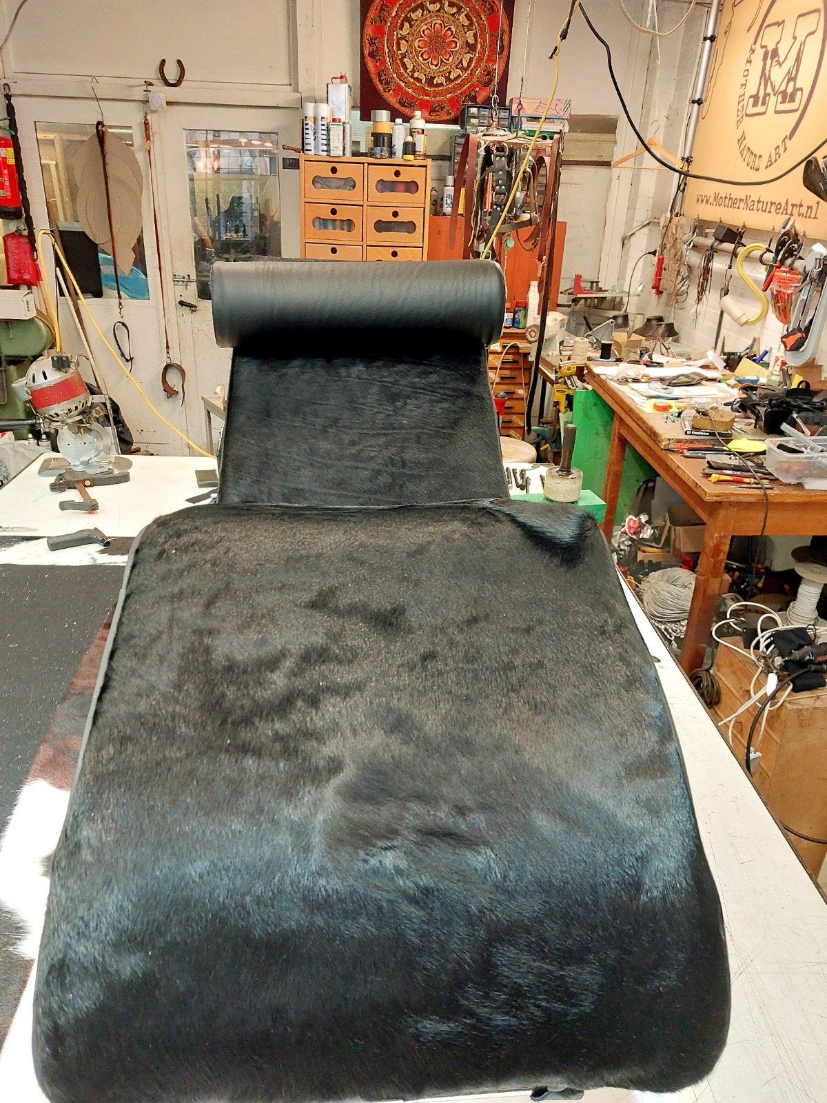 Black Pony Skin Lc4 Le Corbusier nu op voorraad handmade NL, Nieuw, Ophalen of Verzenden, Minder dan 150 cm, 150 cm of meer
