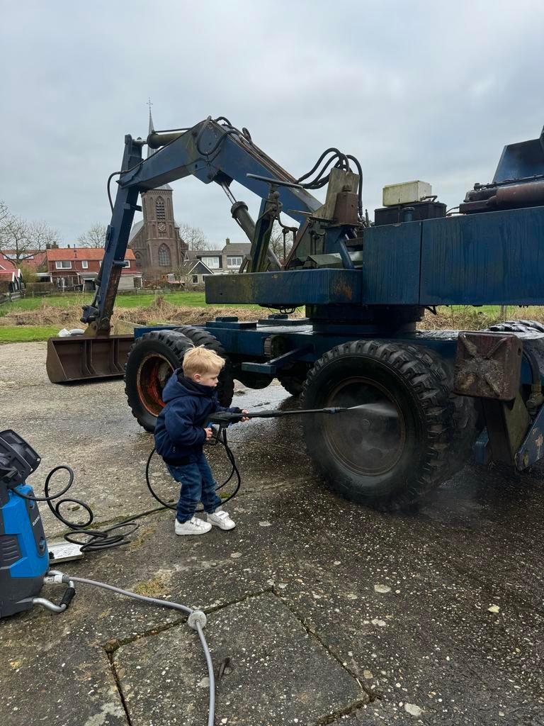 Mobiele kraan Graafmachine - Motor start niet goed, Zakelijke goederen, Machines en Bouw | Kranen en Graafmachines, Graafmachine
