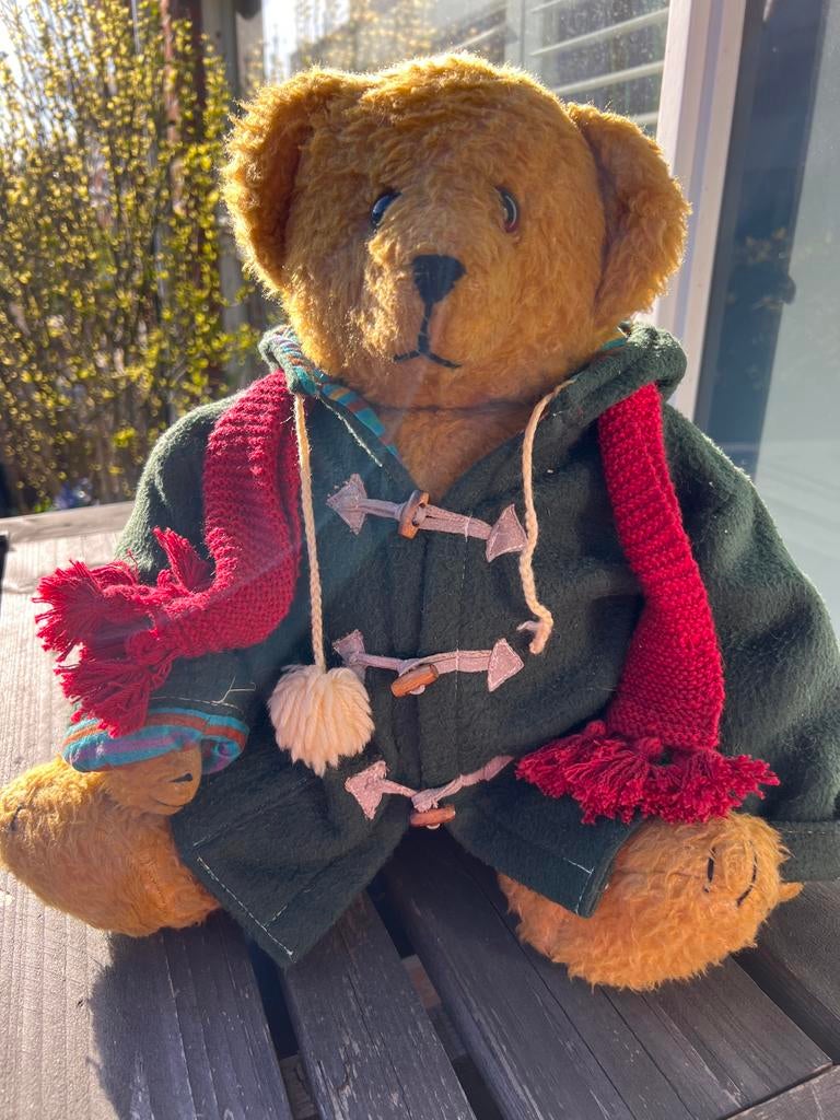 Oude stijve stro Paddington Beer Knuffel met Jas en Sjaal, Kinderen en Baby's, Speelgoed | Knuffels en Pluche, Gebruikt, Beer