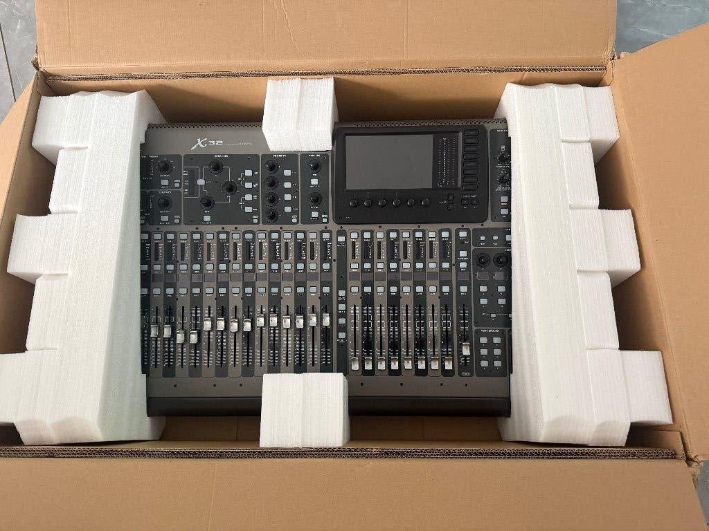 Behringer X32 fullsize nieuwstaat ruilen behringer wing rack, Muziek en Instrumenten, Ophalen, Zo goed als nieuw, 20 kanalen of meer