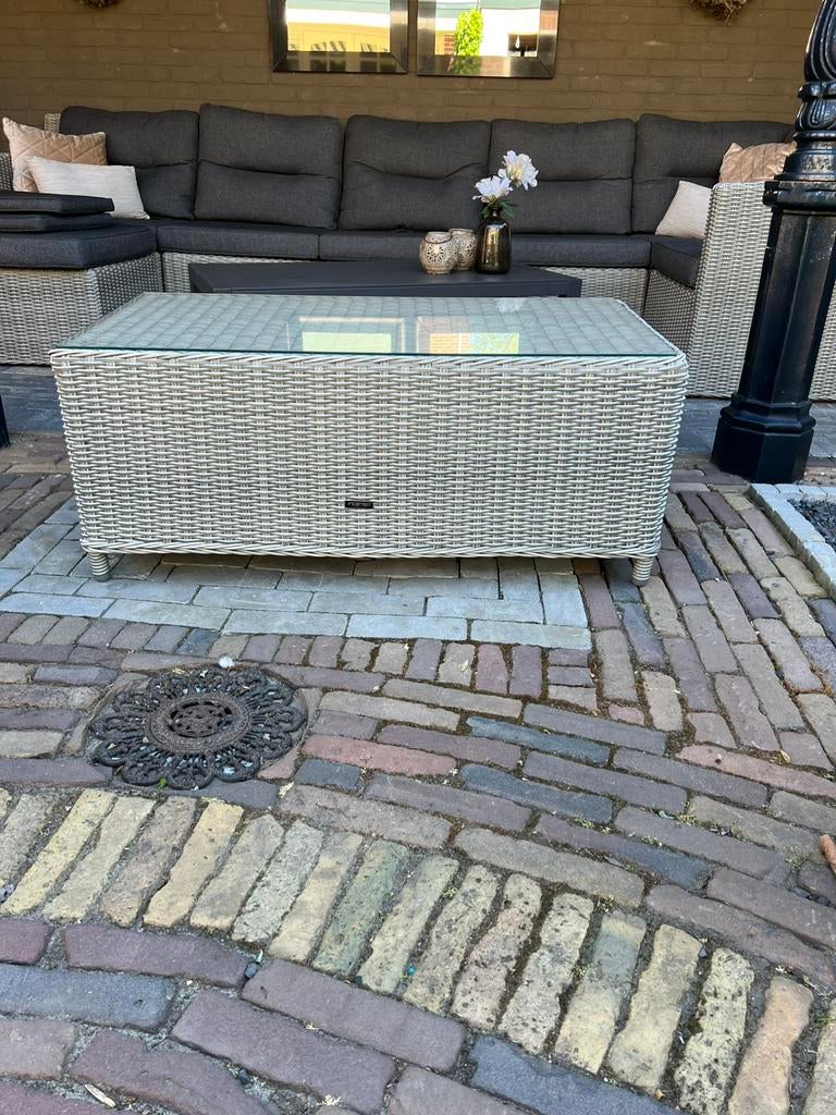 Mooie loungetafel met glasplaat, Ophalen of Verzenden, Wicker, 2 zitplaatsen