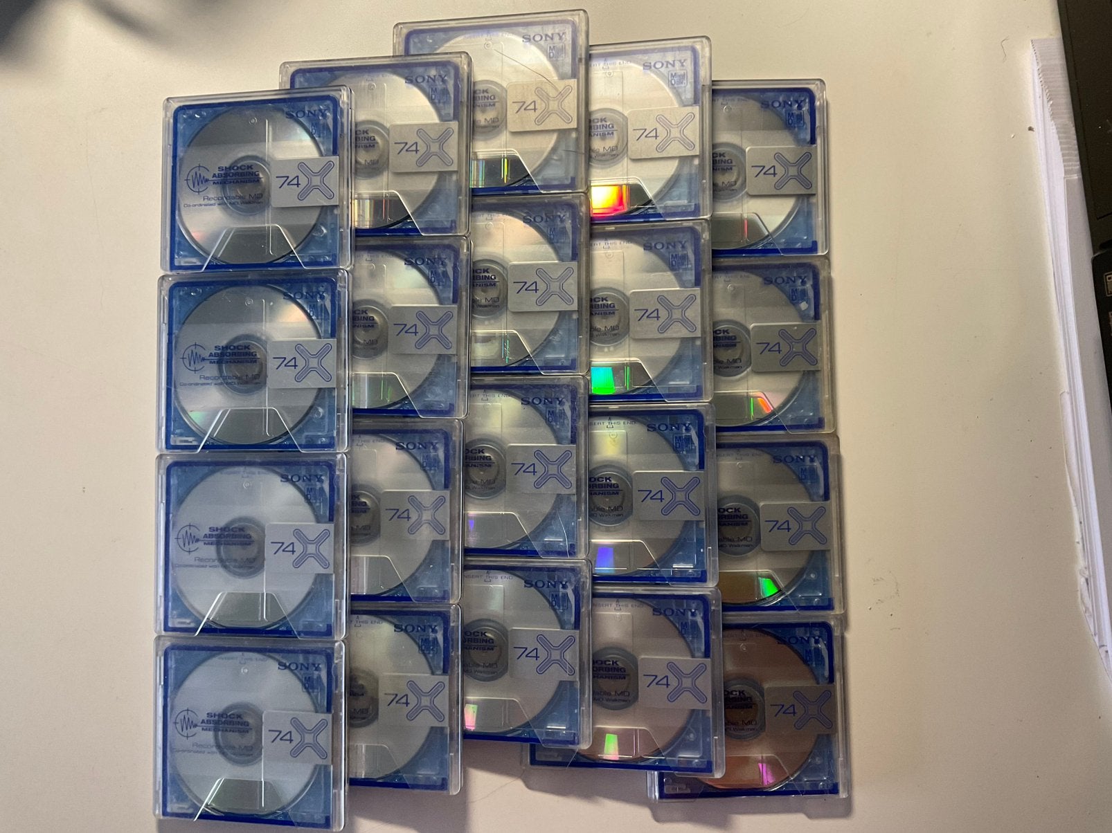 Minidisc’s. SONY BLAUW LATERE SERIE 20x als nieuw 74 minuten, Ophalen of Verzenden