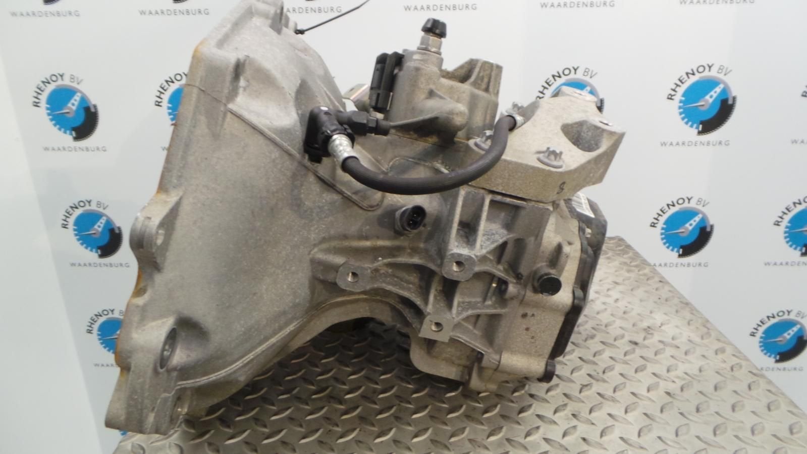 OPEL ADAM TRANSMISSIE / VERSNELLINGSBAK 2014, Ophalen of Verzenden, Gebruikt, Stiba lid