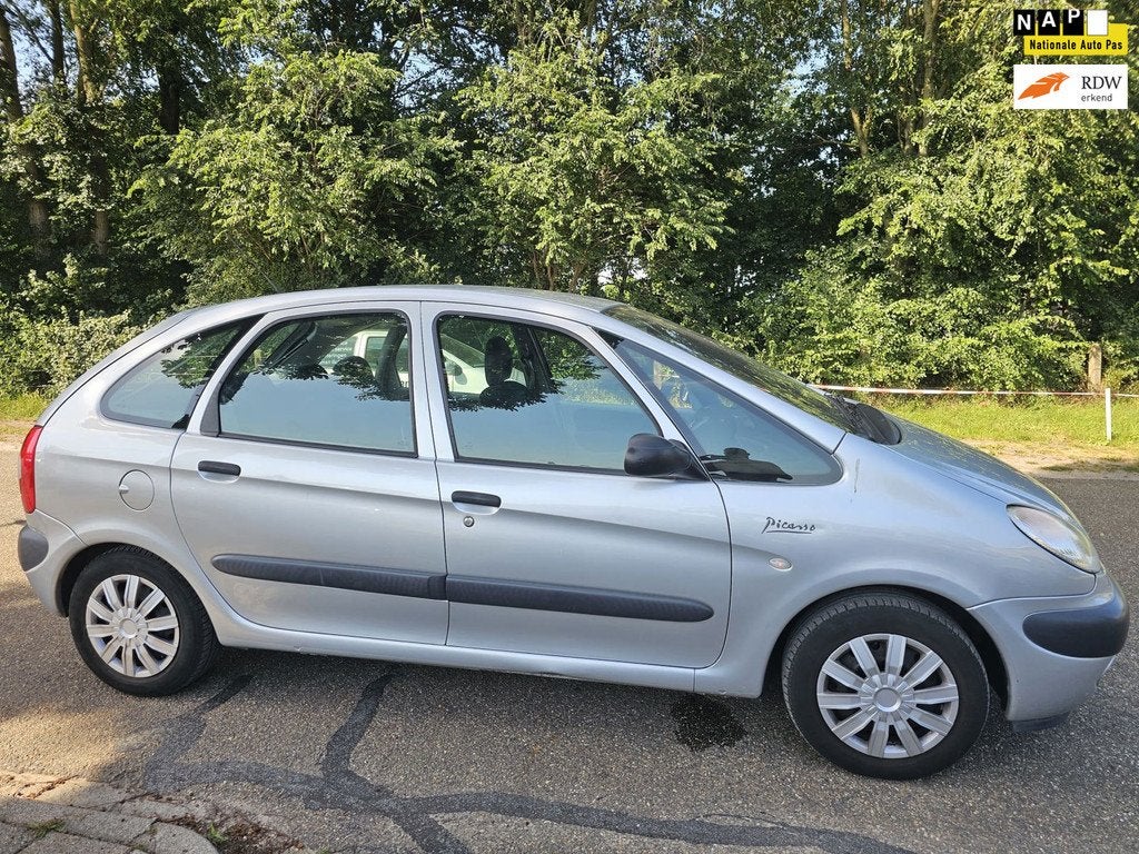 Citroen Xsara Picasso 2.0i-16V Différence 2 AUTOMAAT, Auto's, Citroën, 136 pk, 4 cilinders, 700 kg, Automatische klimaatregeling