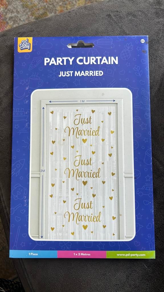 Just married gordijn, Ophalen, Nieuw