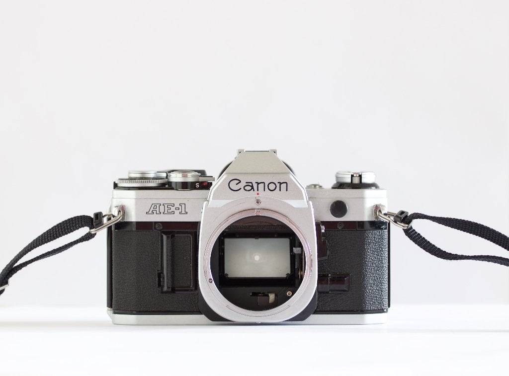 Prachtige analoge set: Canon AE-1 Body + Canon FD Lenzen, Ophalen of Verzenden, Zo goed als nieuw, Spiegelreflex, Canon