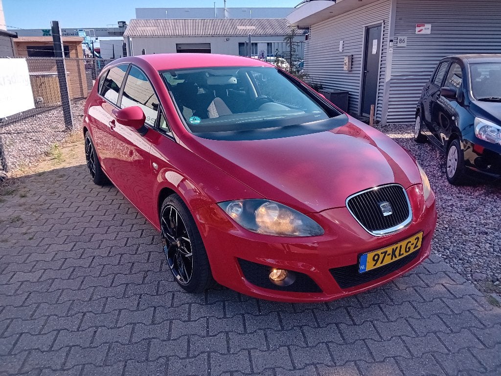Seat Leon 1.4 TSI 92KW 2010 Rood TREKHAAK!! CLIMA!!, Auto's, Zwart, 4 cilinders, Leon, Origineel Nederlands