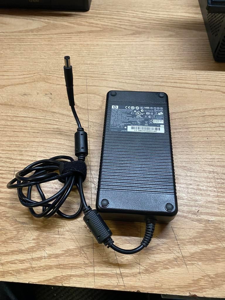 2x  HP laptop adapter voor 15 euro per stuk, Computers en Software, Laptop-opladers, Ophalen of Verzenden, Zo goed als nieuw