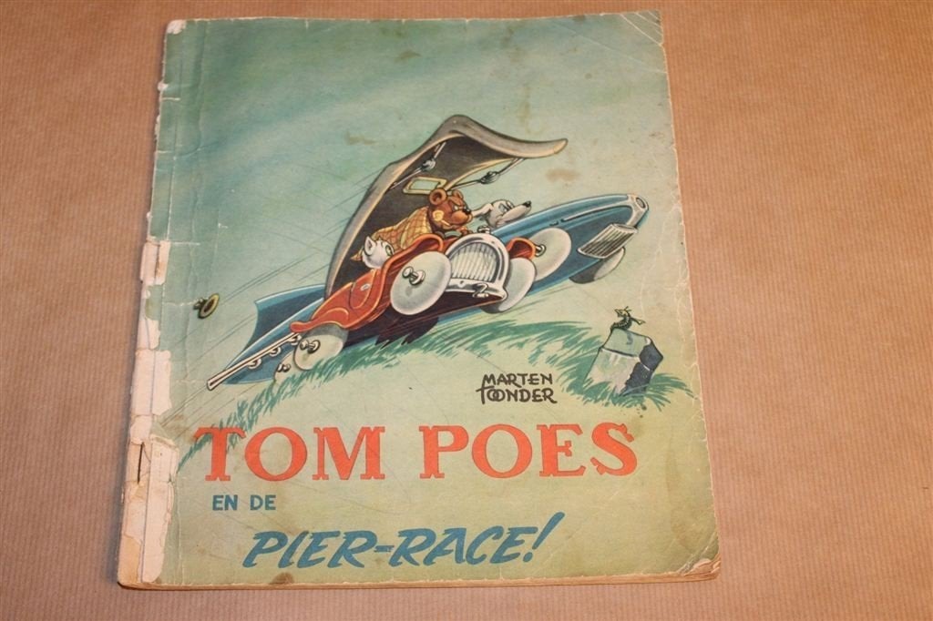 Tom Poes en de Pier-Race — Marten Toonder [1e druk 954], Eén stripboek, Ophalen of Verzenden, Gelezen