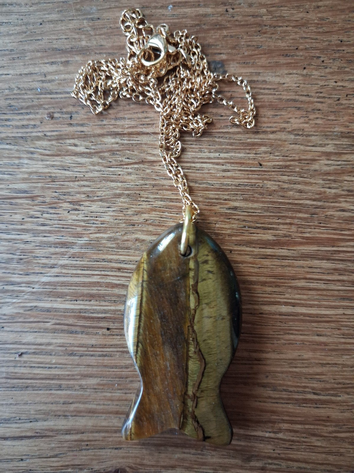 Nieuwe ketting met vis hanger van natuursteen, Ophalen of Verzenden, Nieuw, Steen of Mineraal, Met edelsteen