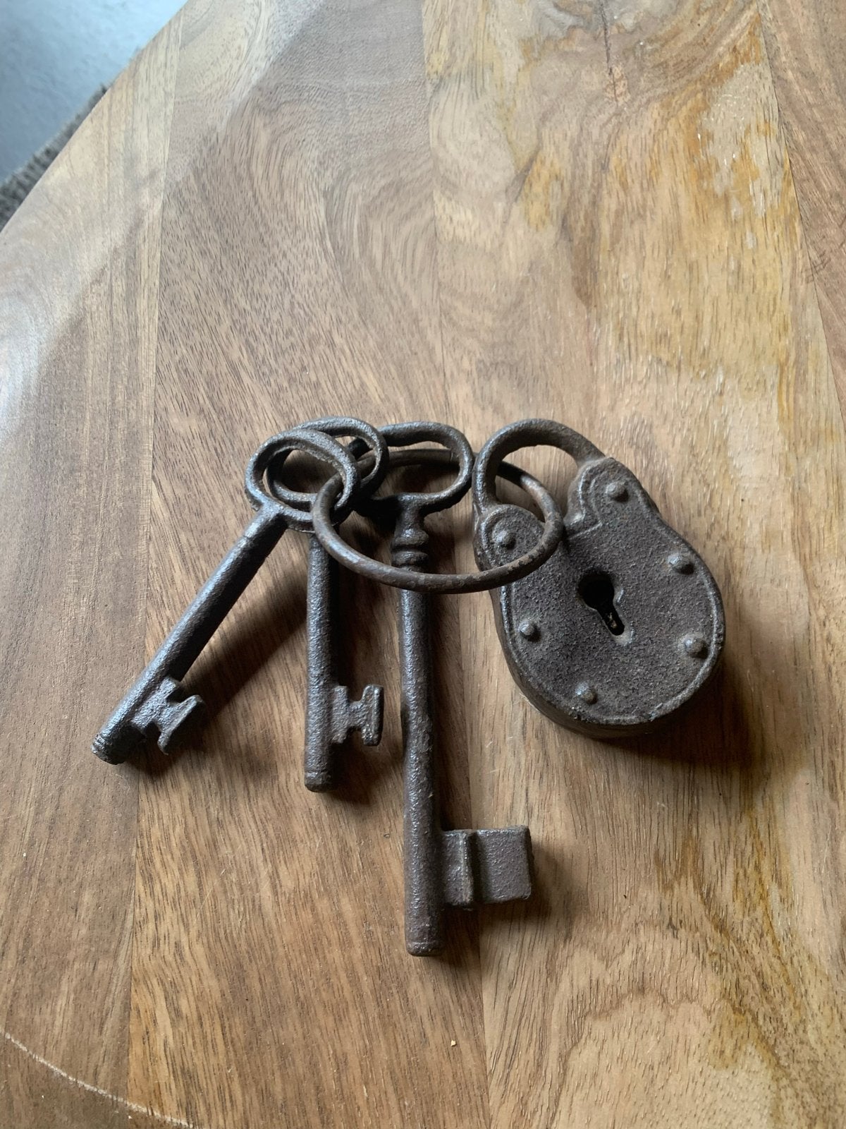 Decoratieve Antieke Sleutels en Hangslot, Antiek en Kunst, Ophalen