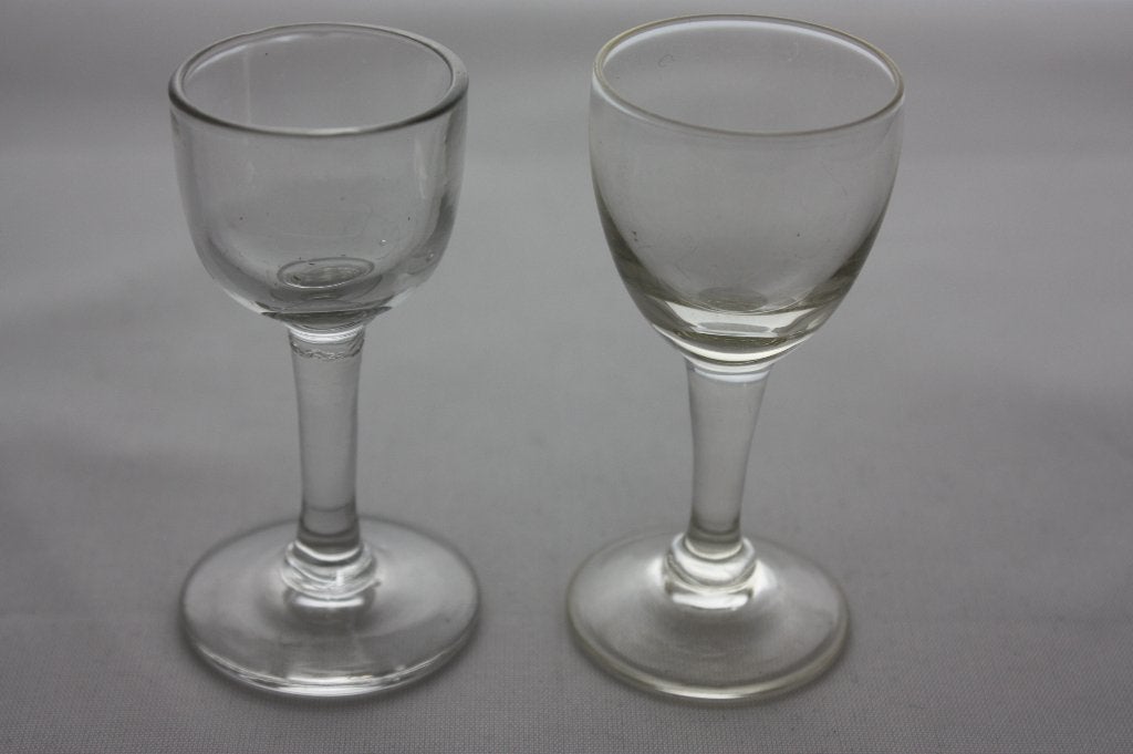 2 oude Franse glaasjes, Ophalen of Verzenden
