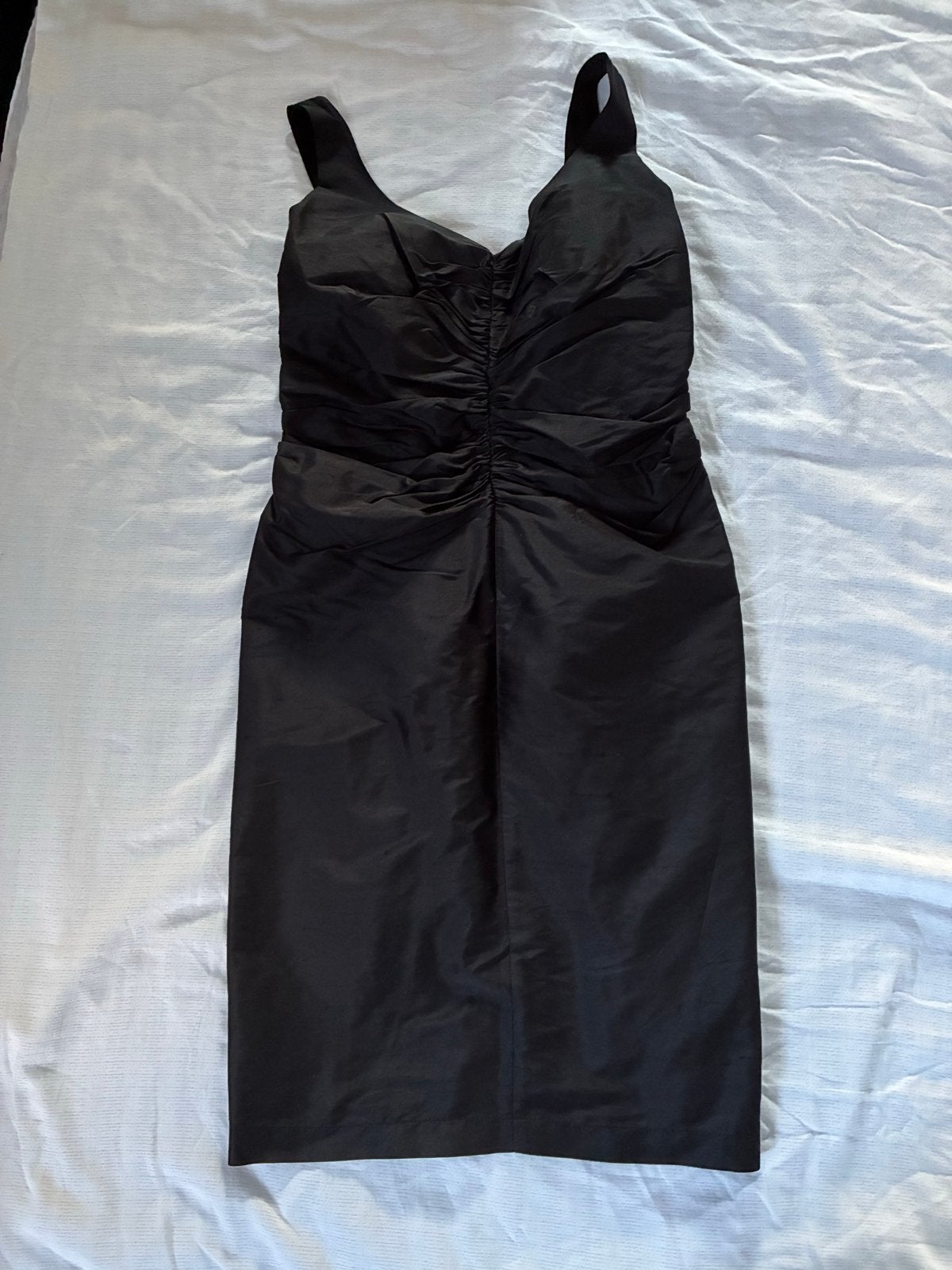 Chique Zwarte Jurk met Gouden Bolero Set, Verzenden, Zwart, Zo goed als nieuw, Knielengte
