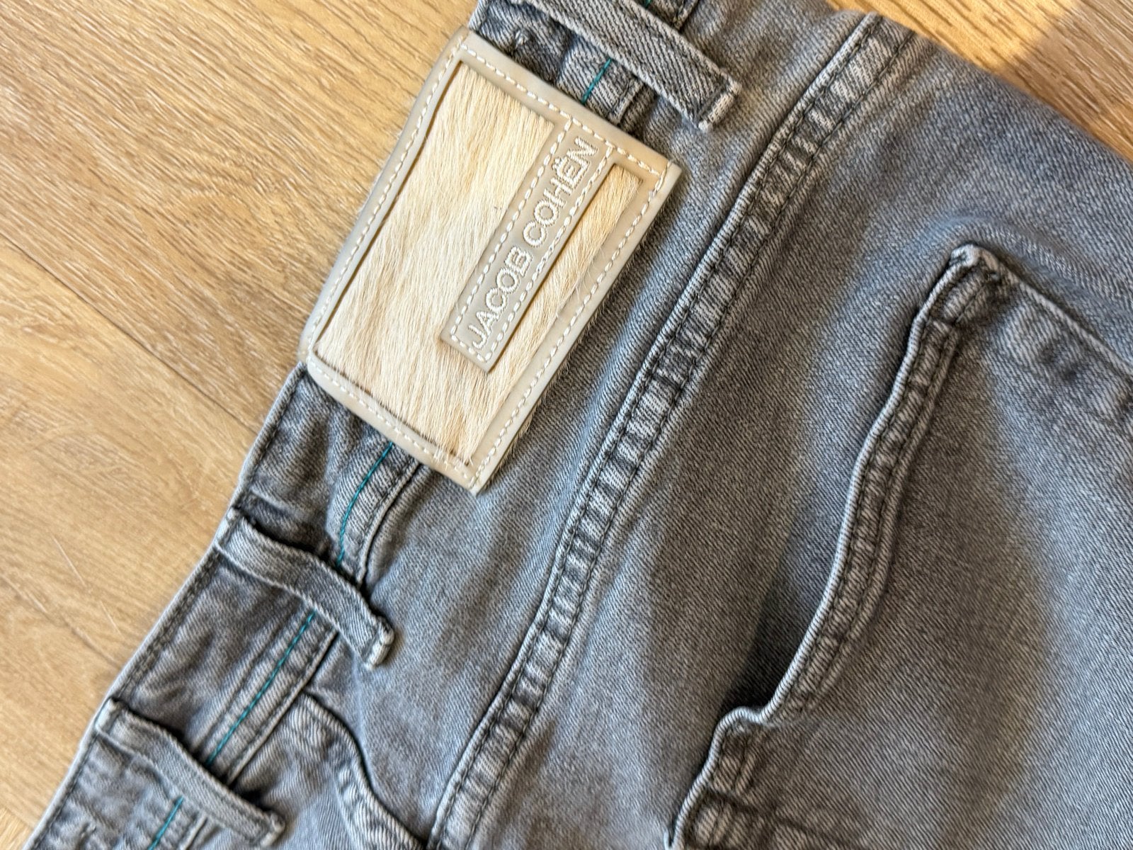 Jacob Cohën Jeans Maat 36 - Nieuwstaat, Ophalen of Verzenden, Nieuw, Grijs, W28 - W29 (confectie 36)