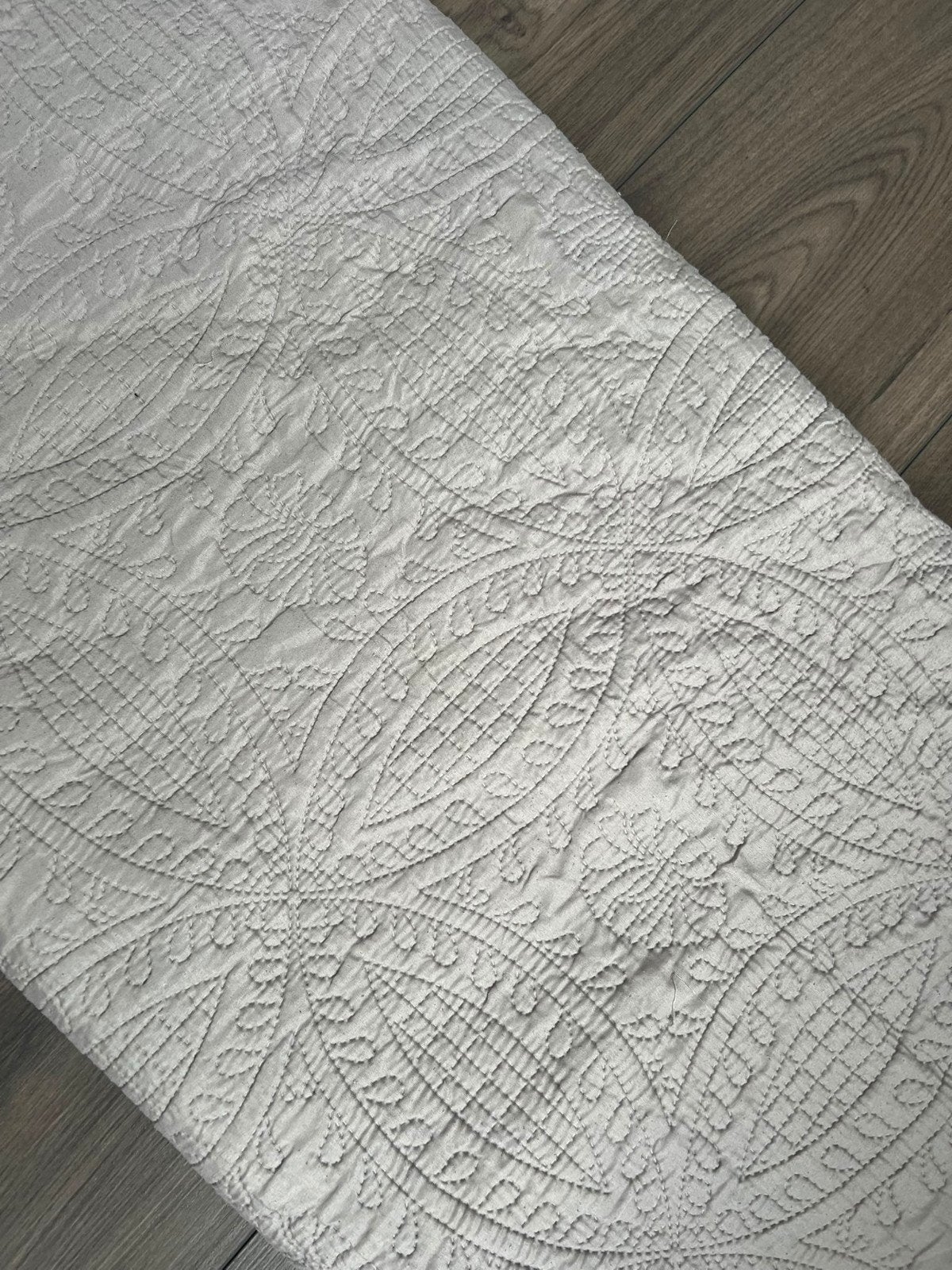 2 soorten bed spreien, Huis en Inrichting, Ophalen, Tweepersoons, 140 cm, Zo goed als nieuw