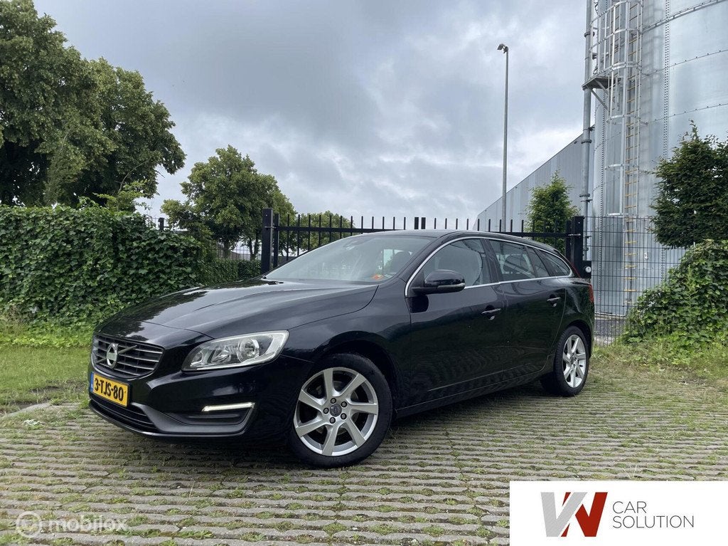 Volvo V60 1.6 D2 Summum NAP NAVI PDC CLIMA AUTOMAAT TREKHAAK, Euro 5, Gebruikt, 4 cilinders, Zwart