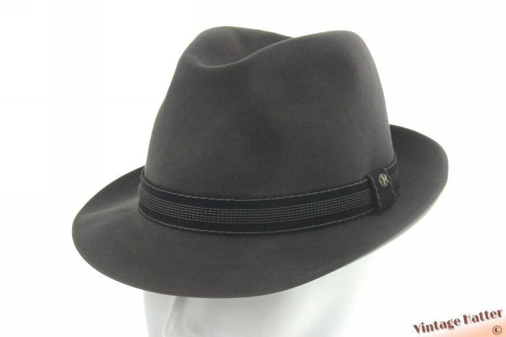Vintage Gleufhoed Mayser Garda grijs geborsteld vilt 57,5