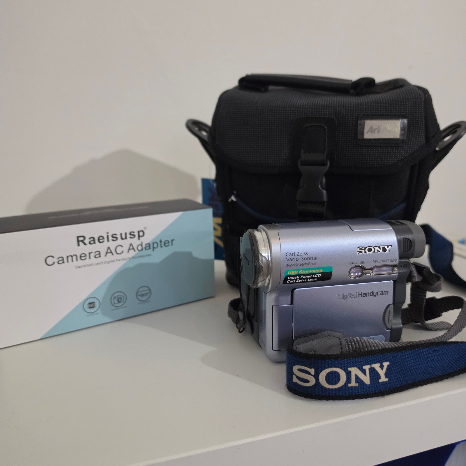 Sony DCR-TRV12E MiniDV Camera + Adapter & Tas (100% Werkend), Mini dv, Gebruikt, Ophalen of Verzenden, 8 tot 20x