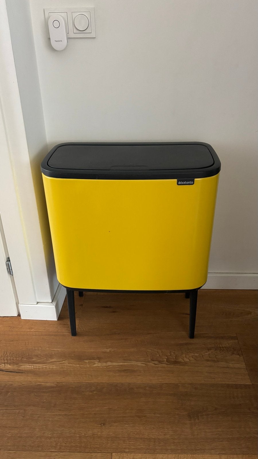 Brabantia Bo Touch Bin prullenbak met 2 vakken - Geel, Ophalen, Gebruikt, 30 tot 40 liter, Metaal