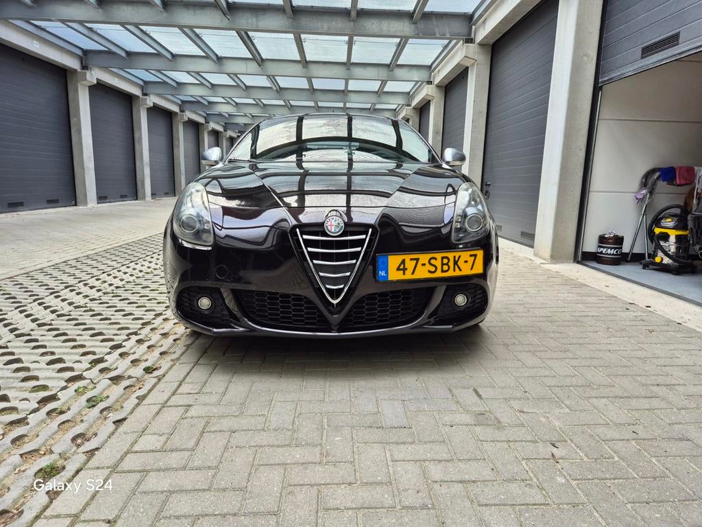 Alfa Romeo Giulietta 1.4 Turbo Multi AIR 11-2011 Zwart qv, Auto's, Voorwielaandrijving, Euro 5, Zwart, 4 cilinders
