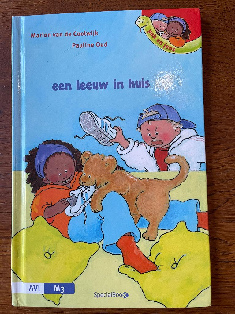 "Een leeuw in huis" Marion van de Coolwijk, Ophalen of Verzenden, Zo goed als nieuw, Fictie algemeen