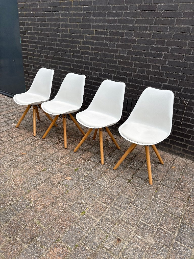 Eetstoelen (prijs is voor 4 stoelen), Huis en Inrichting, Ophalen, Kunststof, Wit, Zo goed als nieuw