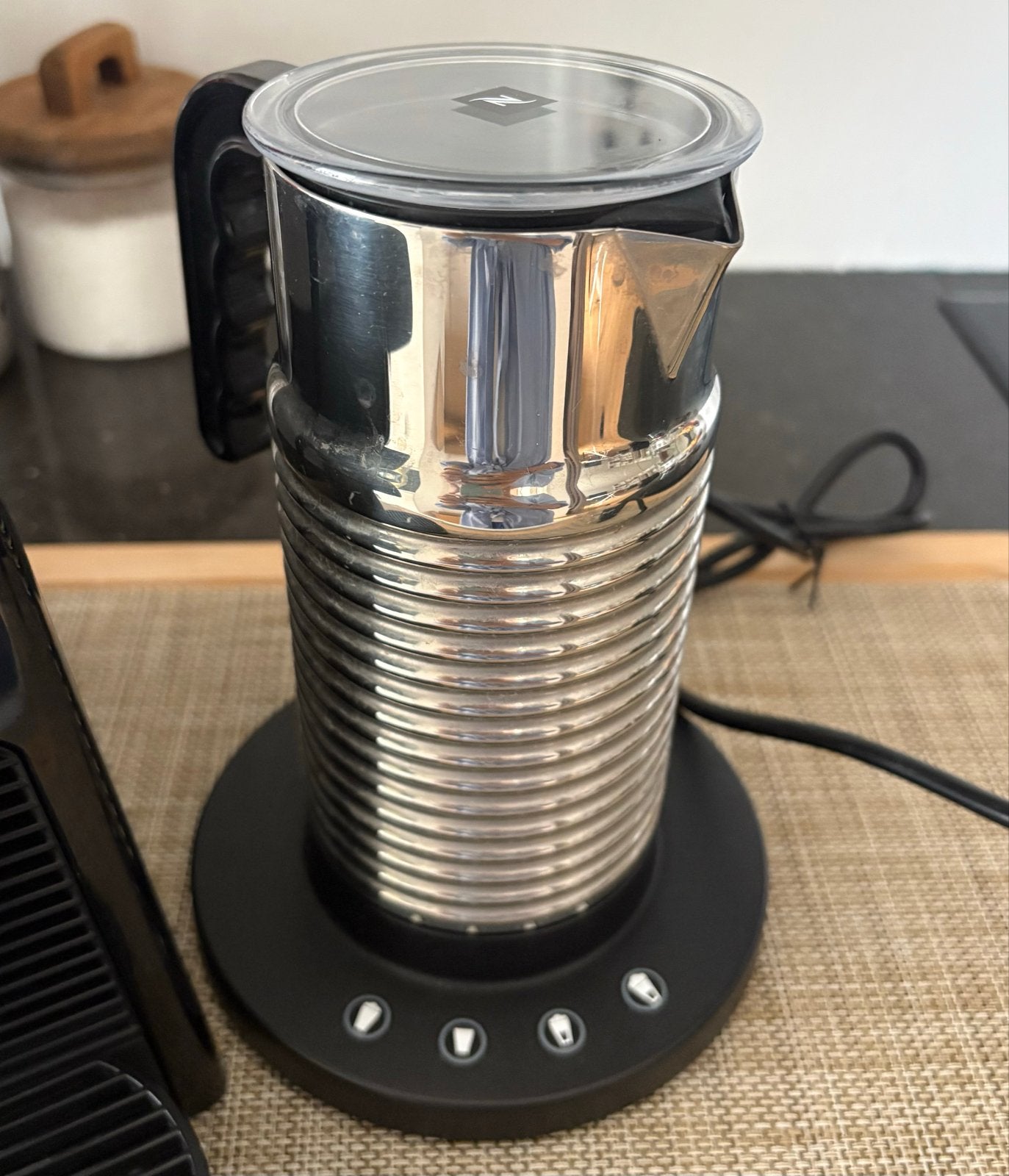Foto 4 van Nespresso Essenza Mini + Aeroccino melkopschuimer