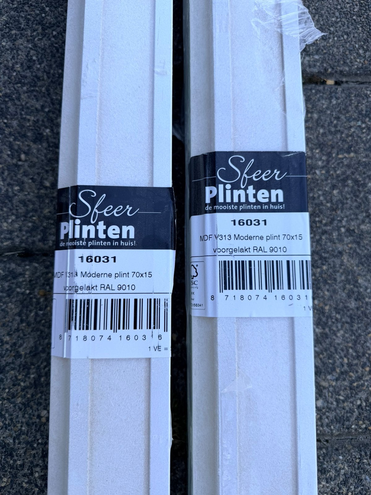 4 pakken plinten, Ophalen, Nieuw