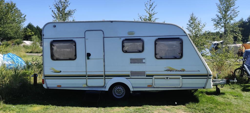 Swift Toscane 440 – Zeer nette en complete caravan, Standaardzit, Dwarsbed, 750 - 1000 kg, Particulier