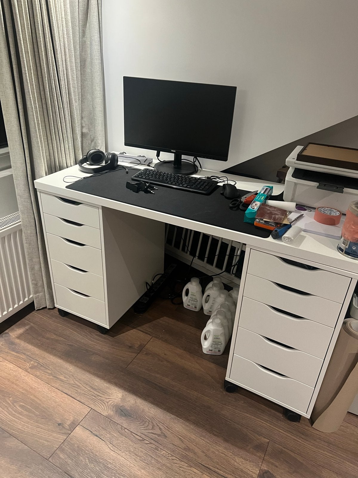 IKEA Bureau met Lades - Wit, Ruim en Functioneel, Ophalen, Gebruikt, Met lades, Spaanplaat of MDF