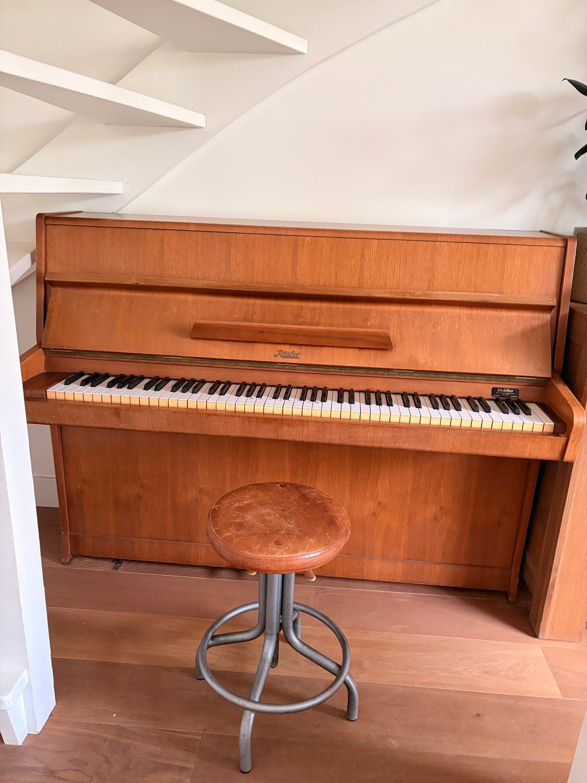 Rosler piano te koop - Goede staat, Muziek en Instrumenten, Piano's, Ophalen of Verzenden, Gebruikt, Bruin, Piano