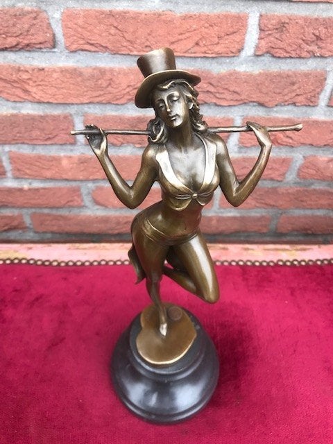 DE REVUEDANSERES, brons en marmer, Ophalen of Verzenden, Brons